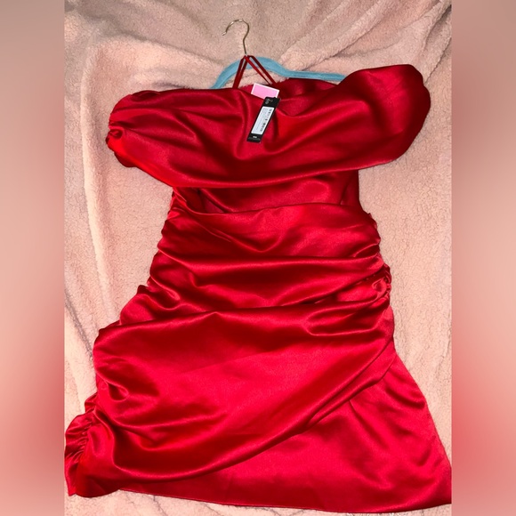 PrettyLittleThing NWT Cherry Red Premium Satin Bardot Mini Dress Size 8 - Picture 5 of 9